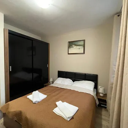 Aparthotel E23 Gardens Borowez