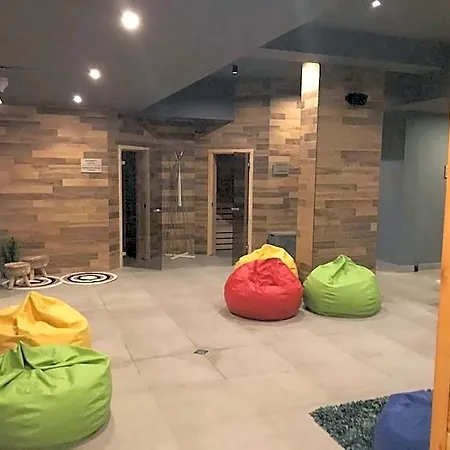 Aparthotel E23 Gardens 3*